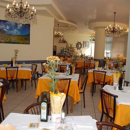 Hotel La Falena Cervia Eksteriør billede