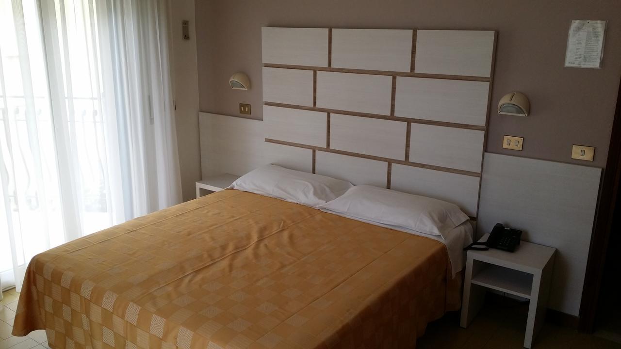 Hotel La Falena Cervia Eksteriør billede