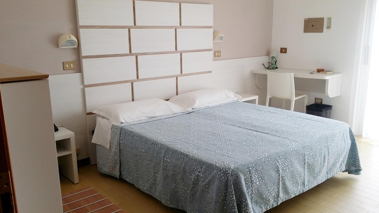 Hotel La Falena Cervia Eksteriør billede