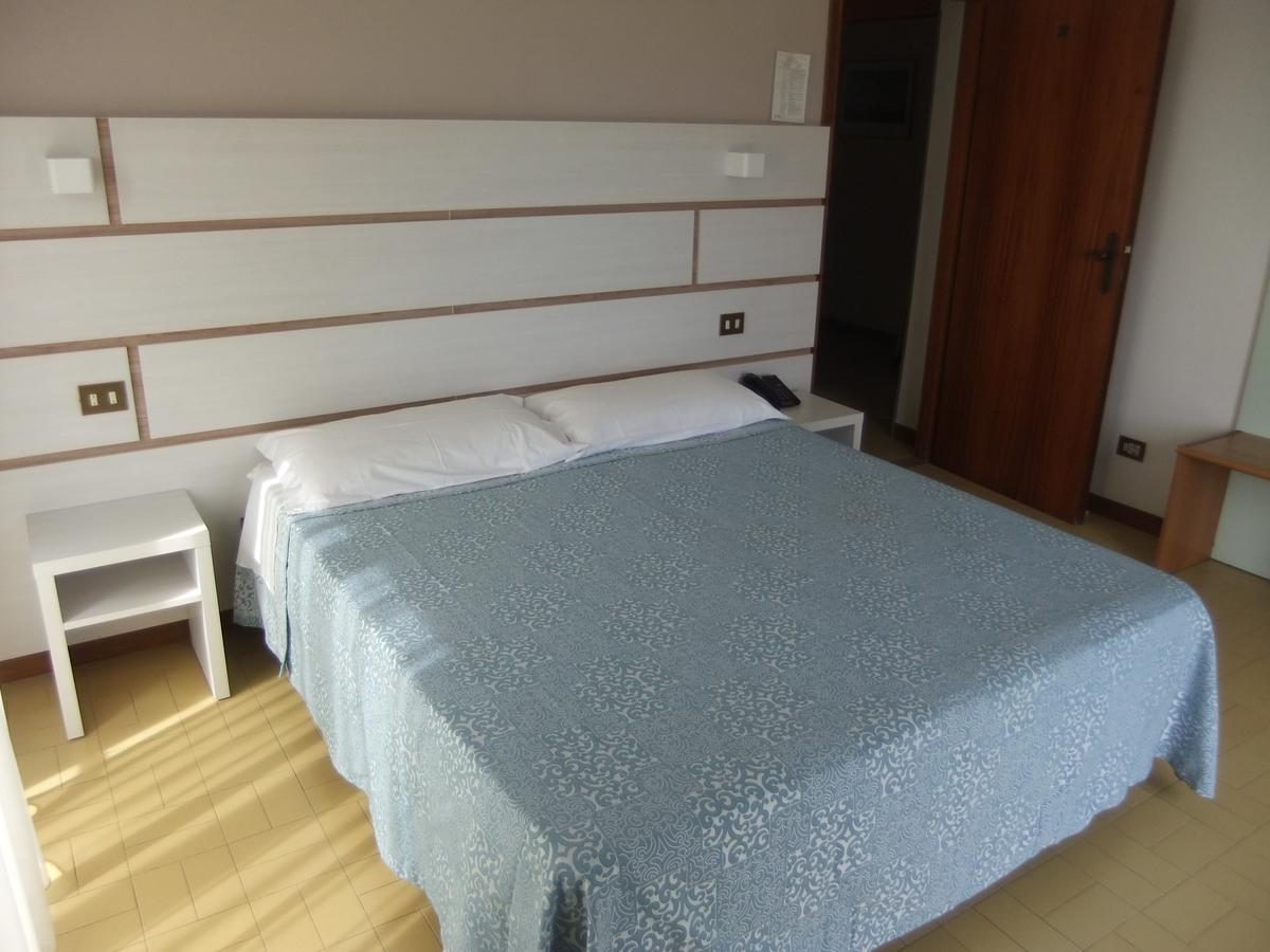 Hotel La Falena Cervia Eksteriør billede