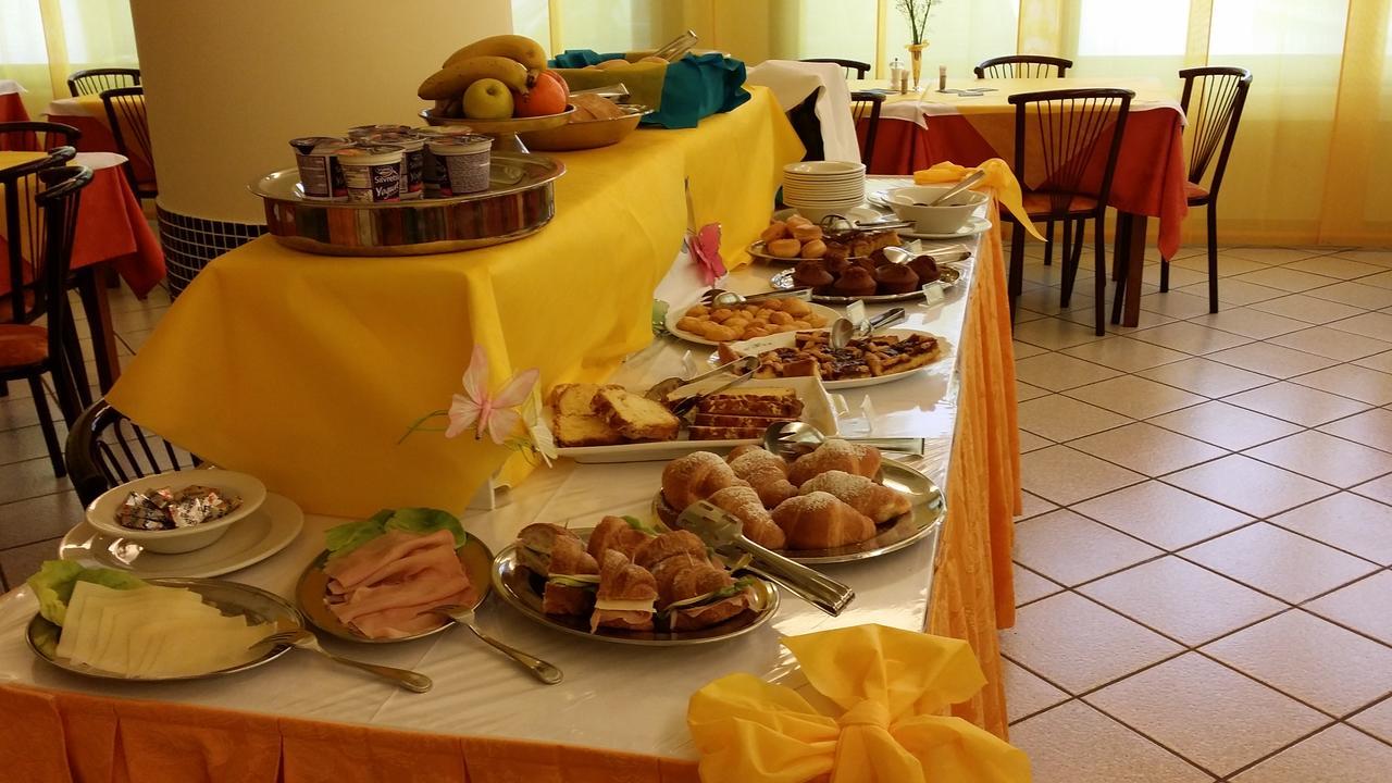 Hotel La Falena Cervia Eksteriør billede