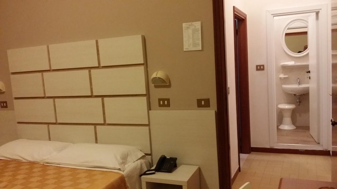 Hotel La Falena Cervia Eksteriør billede