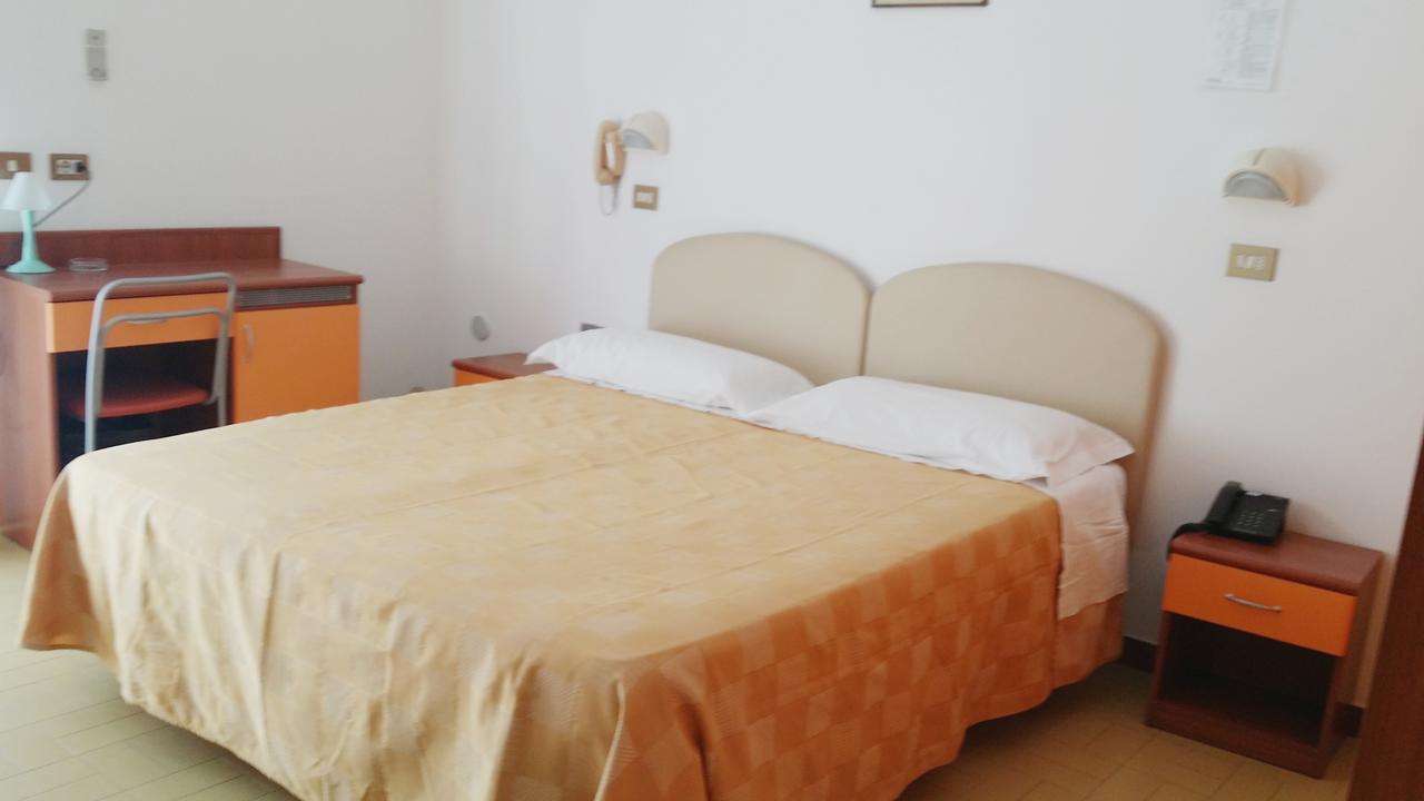 Hotel La Falena Cervia Eksteriør billede