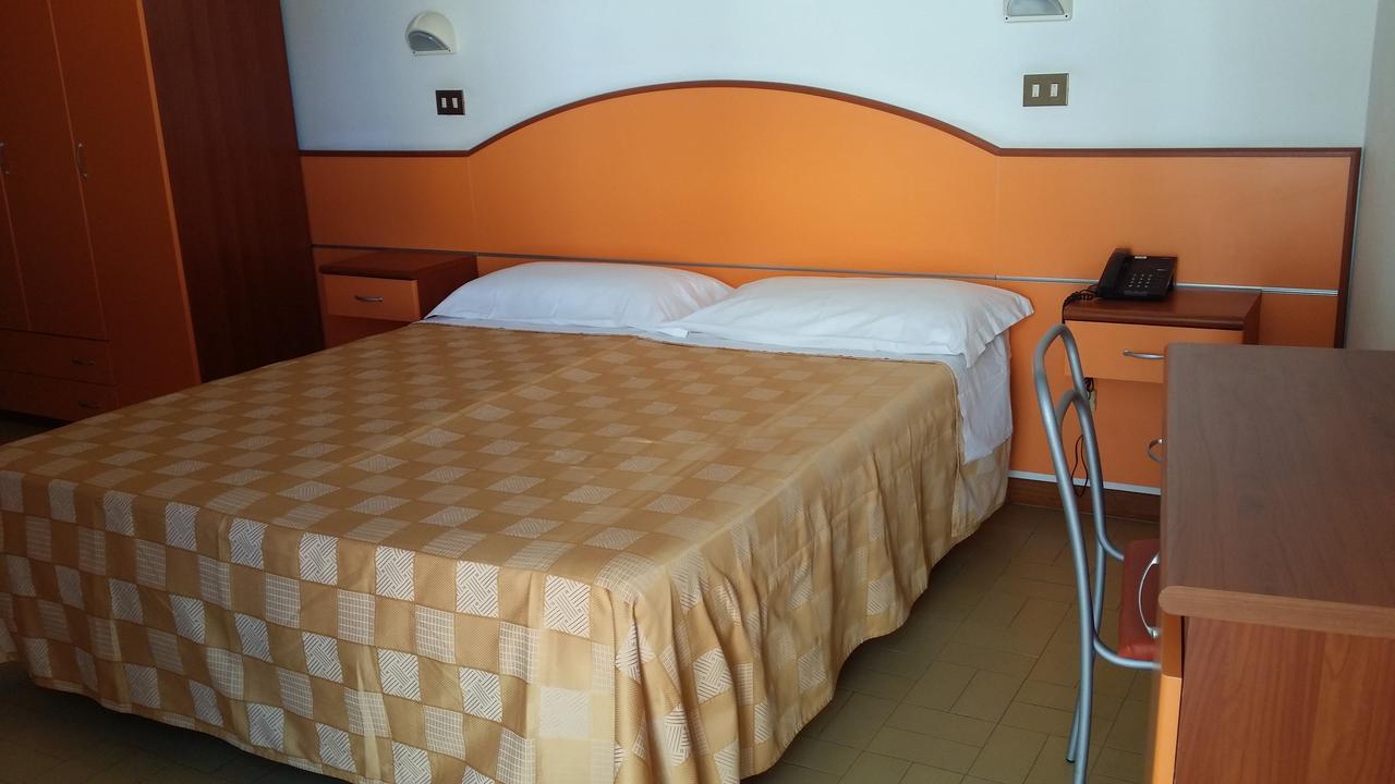 Hotel La Falena Cervia Eksteriør billede