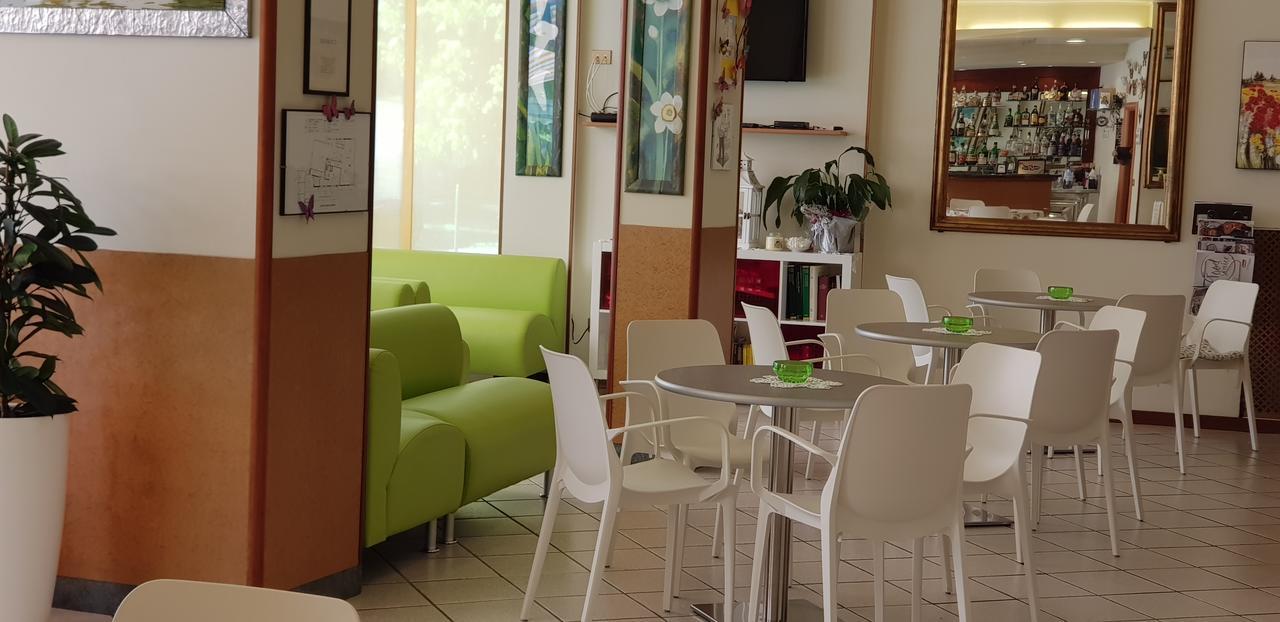 Hotel La Falena Cervia Eksteriør billede
