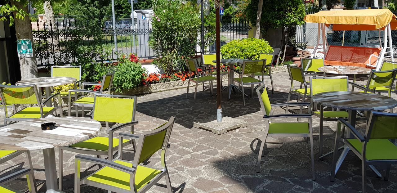 Hotel La Falena Cervia Eksteriør billede