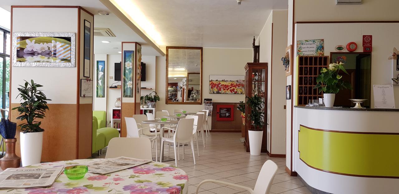 Hotel La Falena Cervia Eksteriør billede