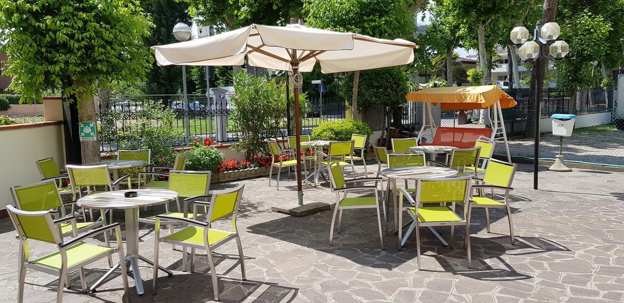 Hotel La Falena Cervia Eksteriør billede